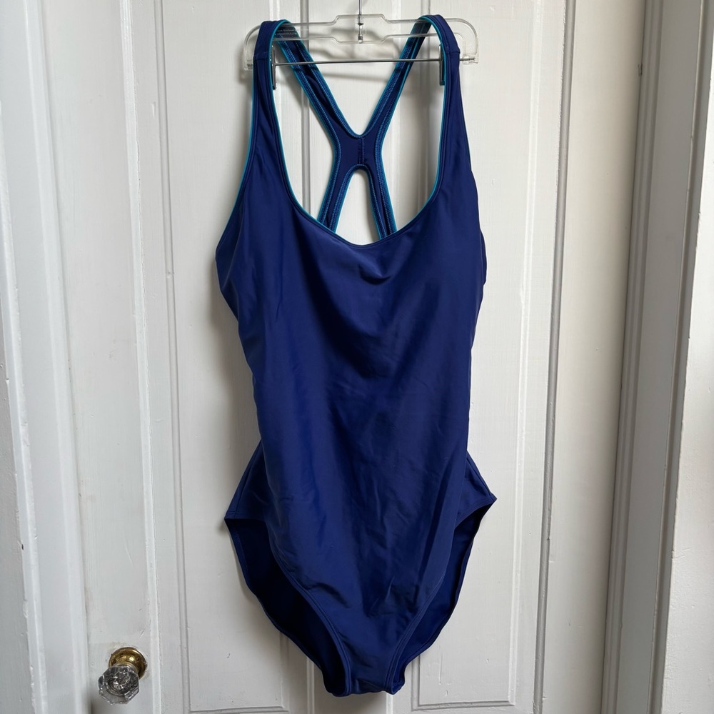 Speedo Women’s Athletic Blue Swimsuit Size 18 - Picture 2 of 4